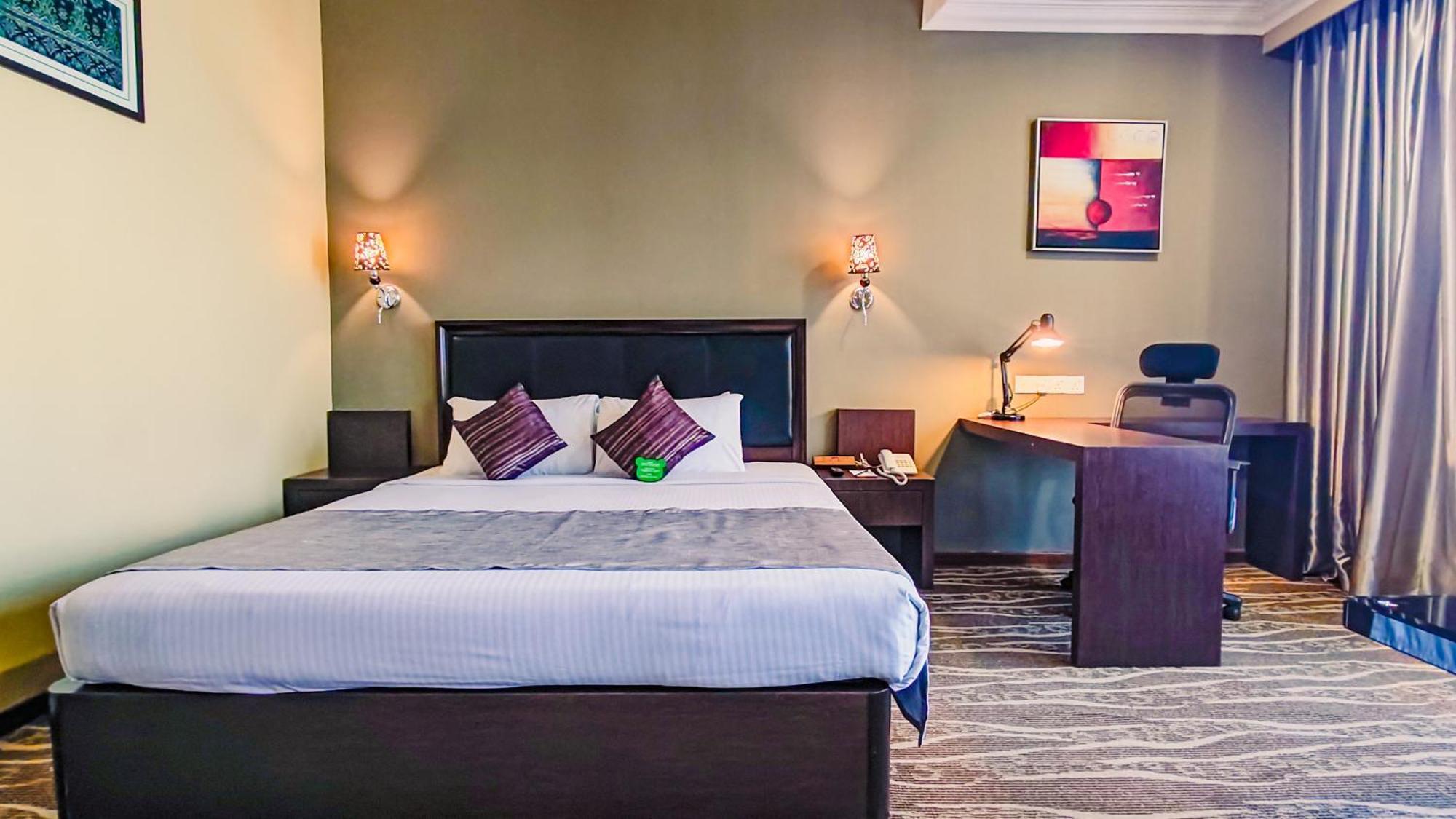 New York Hotel Johor Bahru Bagian luar foto