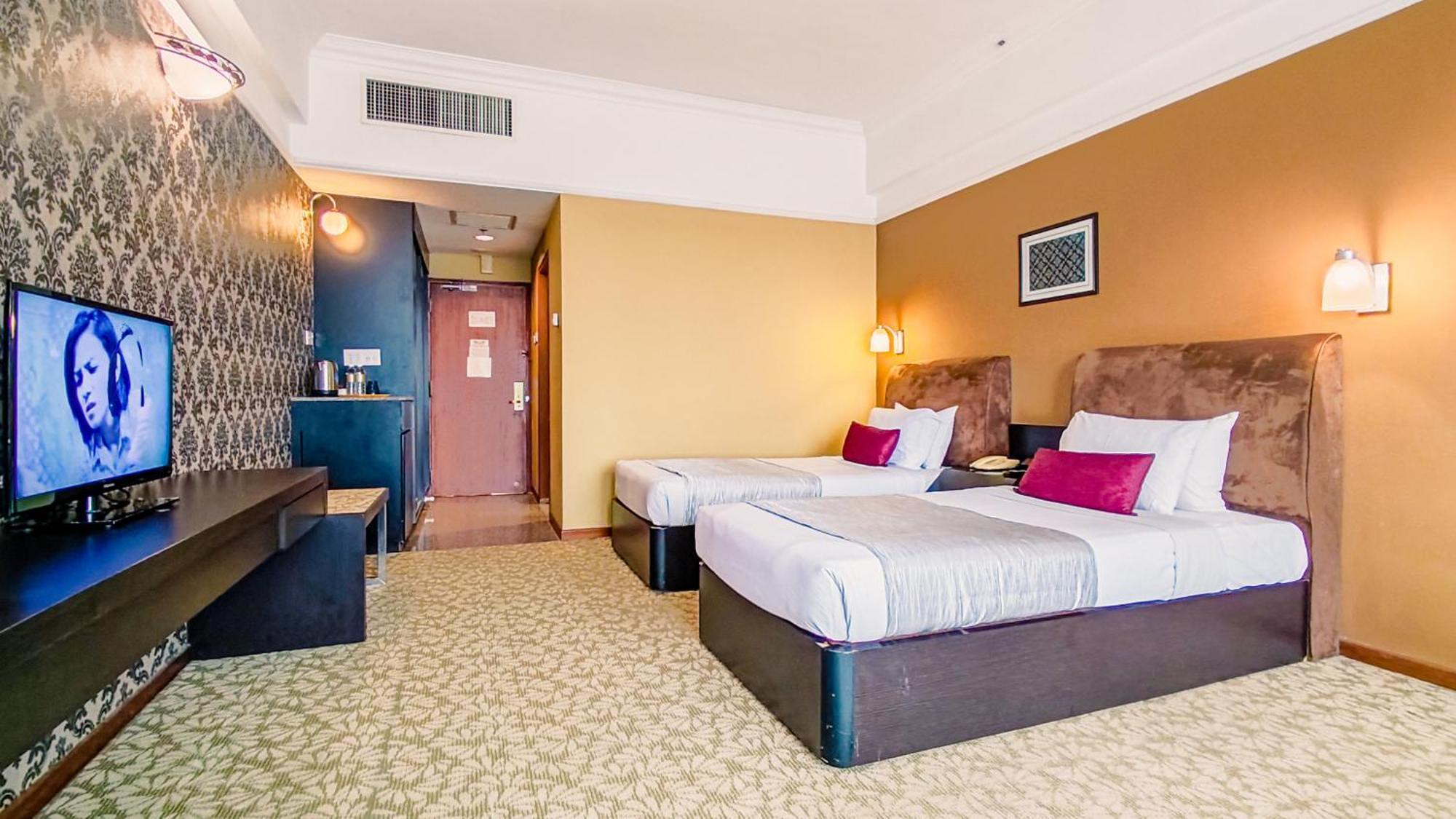 New York Hotel Johor Bahru Bagian luar foto
